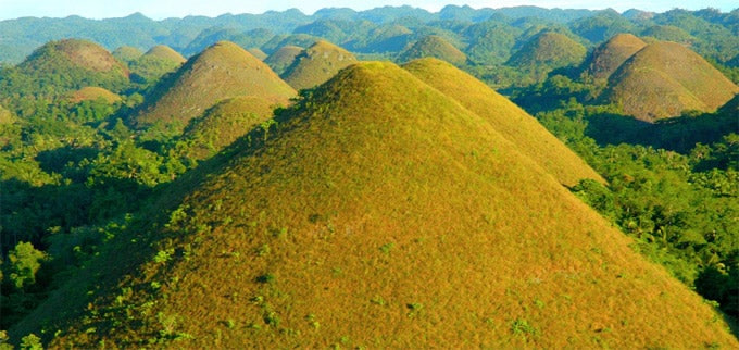 Jelajahi Chocolate Hills di Filipina