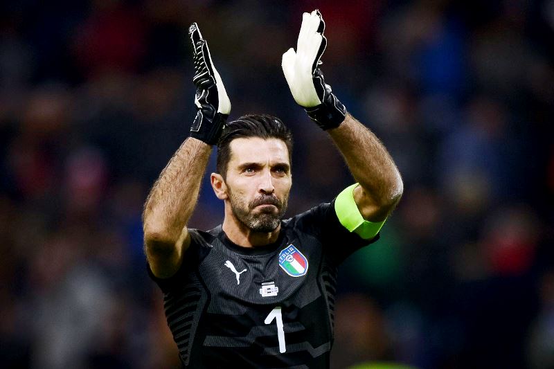 Gianluigi Buffon | Kiper Legendaris Italia Gianluigi Buffon Resmi Pensiun