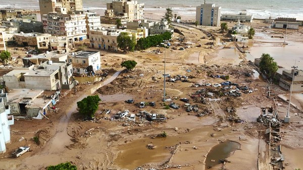 Banjir bandang di Libya 'seperti tsunami setinggi 7 meter'