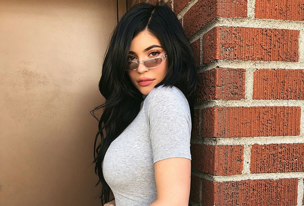 Kylie Jenner Tak Sengaja Ungkap Foto Mesranya