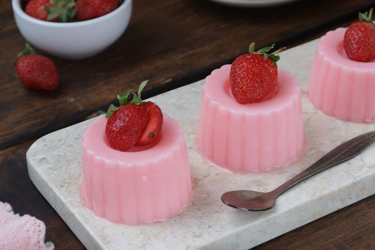 Puding Susu Strawberry | 3 Resep Dessert Strawberry Untuk Kamu