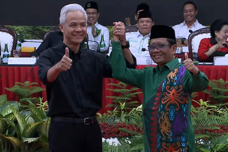 Gaya Ganjar Pranowo Dan Mahfud MD