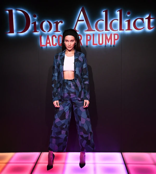 Isu Bella Hadid Yang Di Pecat Dior