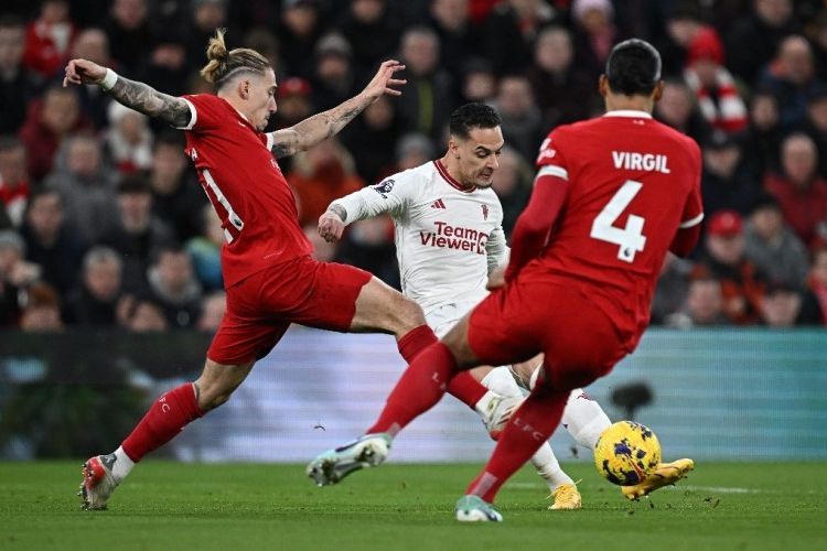 Liverpool Ditahan Imbang Manchester United