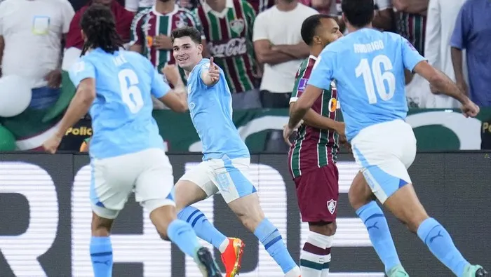 Manchester City Libas Fluminense 4-0