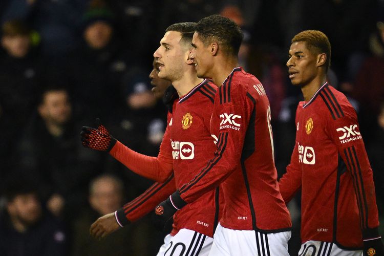 Manchester United Hajar Wigan Athletic 2-0