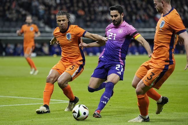 Jerman Kalahkan Belanda 2-1