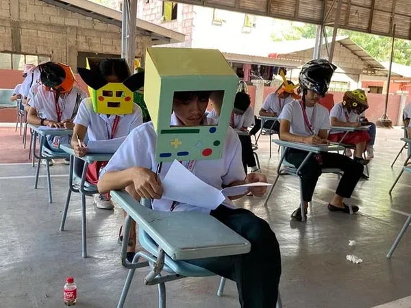 Viral Dosen Minta Mahasiswa Pakai Topi