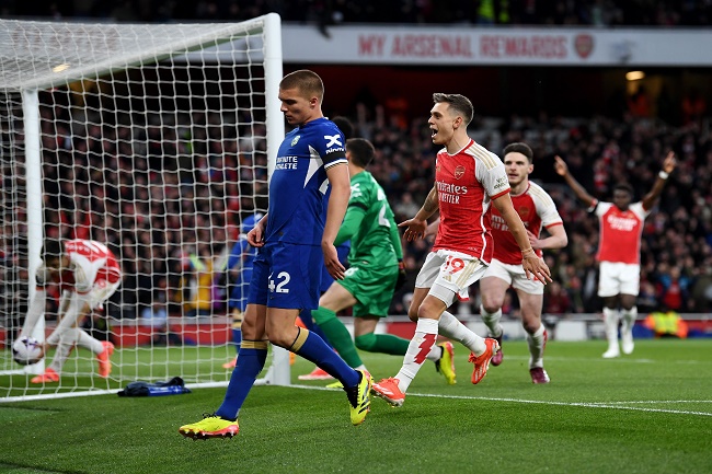 Arsenal Hajar Chelsea 5-0