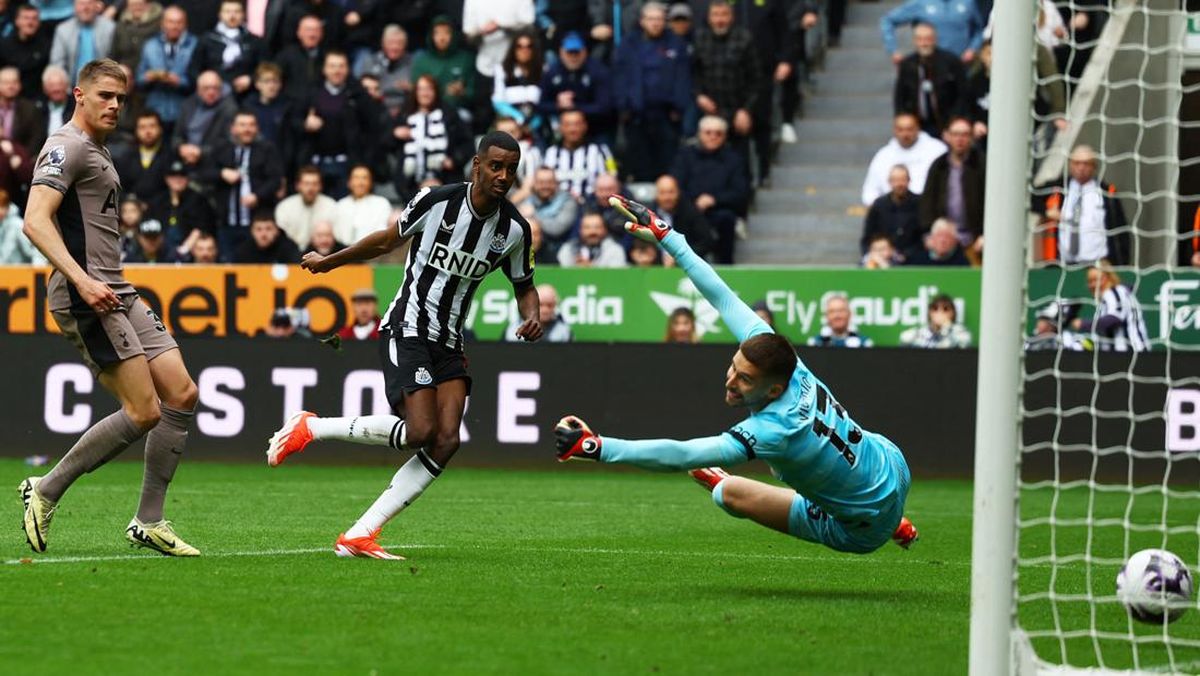 Newcastle United Hajar Tottenham Hotspur 4-0